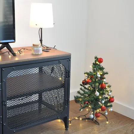 Planet Royal & Apartment