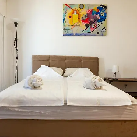 Appartement Planet Royal & *